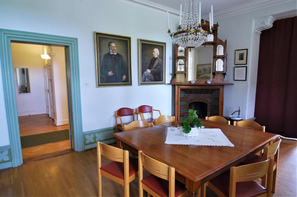 Hellidens Slott Hotel Tidaholm Exterior photo
